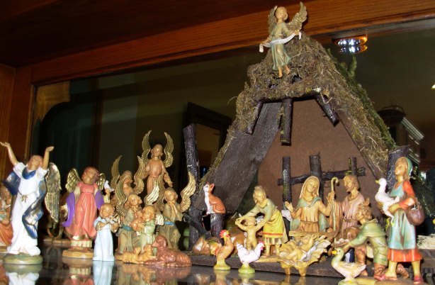 Part of the Fontanini creche I've been collecting since 1984.