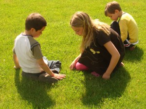 kids w 4 leaf clovers