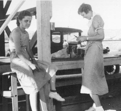 Elsie and Eleanor - car in background.